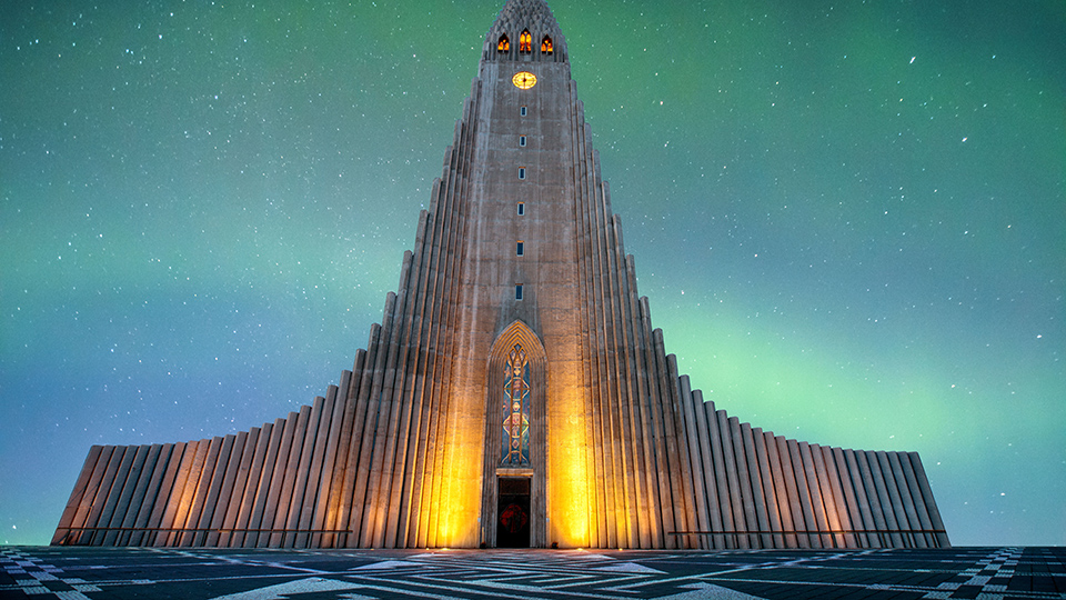 Die Hallgrimskirche ist das größte Kirchengebäude Islands, ©Ghing/shutterstock