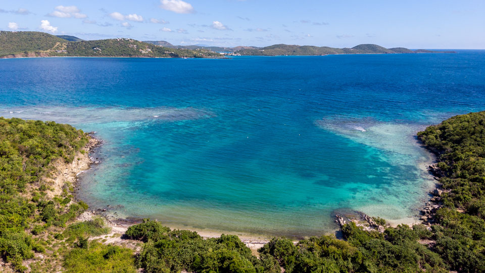 Malerischer geht es kaum: Cayo Luis Pena an der Westküste von Culebra unweit von San Juan - (Foto: © Mikey Colon / Shutterstock)